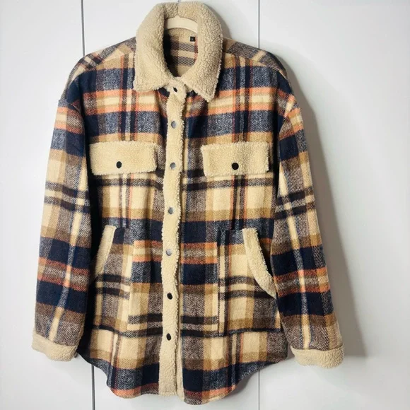Plaid Sherpa-Trim Teddy Jacket in Beige & Black - Picture 4 of 8